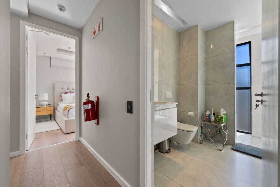 4 Bedroom Property for Sale in Bantry Bay Western Cape